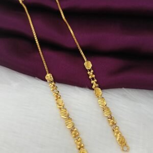 Gold look maatal( ear chain)