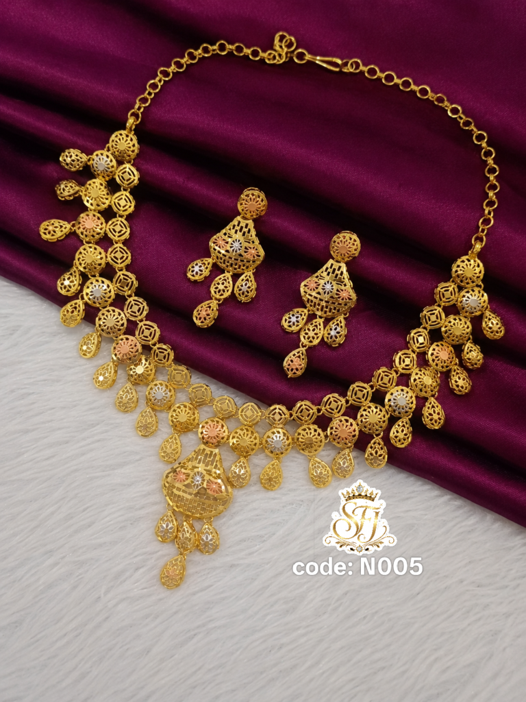 New gold look. necklace