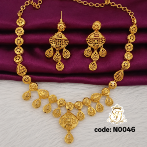 Elegant designer necklace