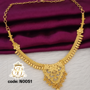 Elegant designer necklace