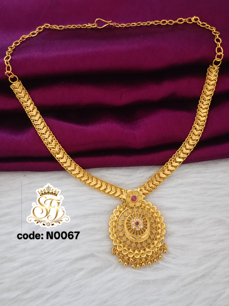 Gold look necklace