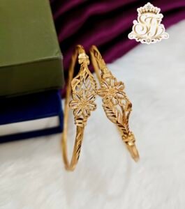 Flower pattern bangle
