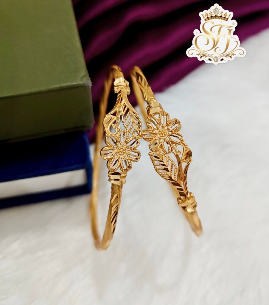 Flower pattern bangle