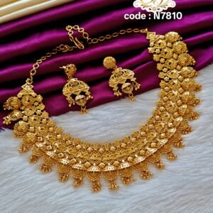 Traditional bridal choker set