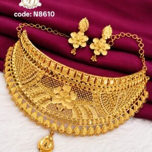 Grand traditional Choker set