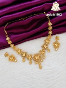 Tratitional charm neckset