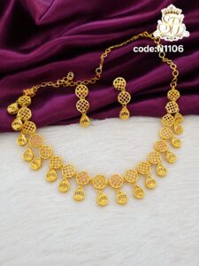 traditional Neckset