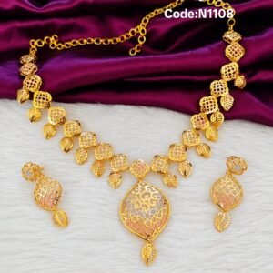 royal look necklace