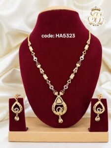 Lightweight necklace set
