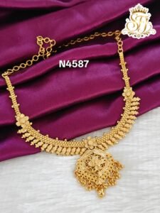 TRENDY NECKLACE