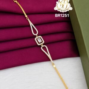 Elegant white stone bracelete