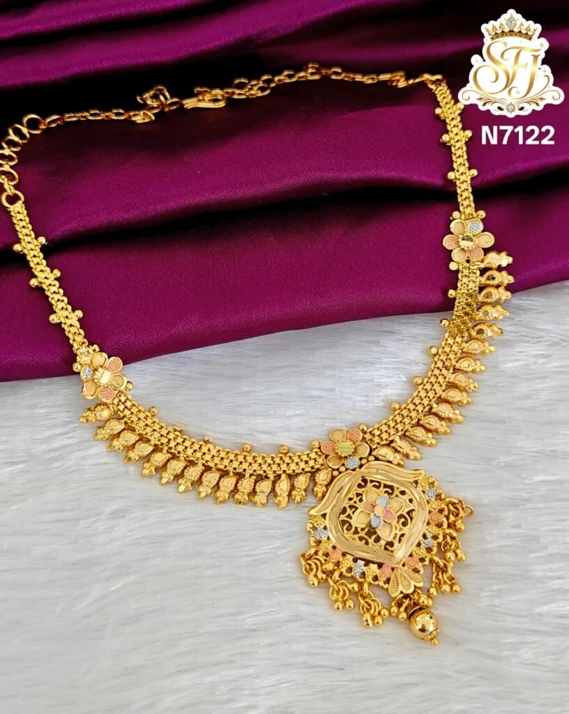Floral Pendant Necklace