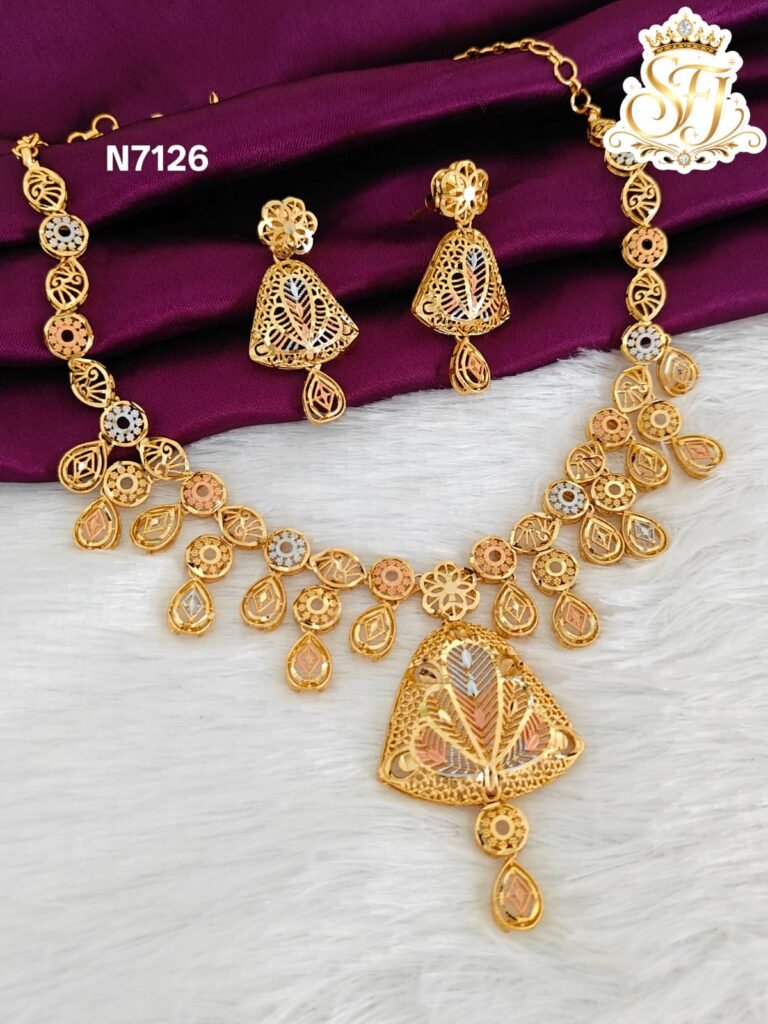 Rich Look Necklace