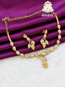 Leaf pattern Ad Necklace