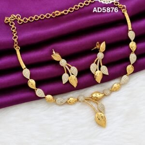 Leaf pattern Ad Necklace