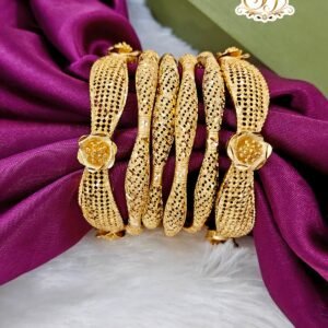 Eye catching combo bangles
