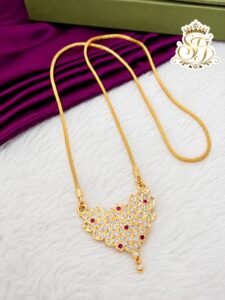 Elegant pendant chain