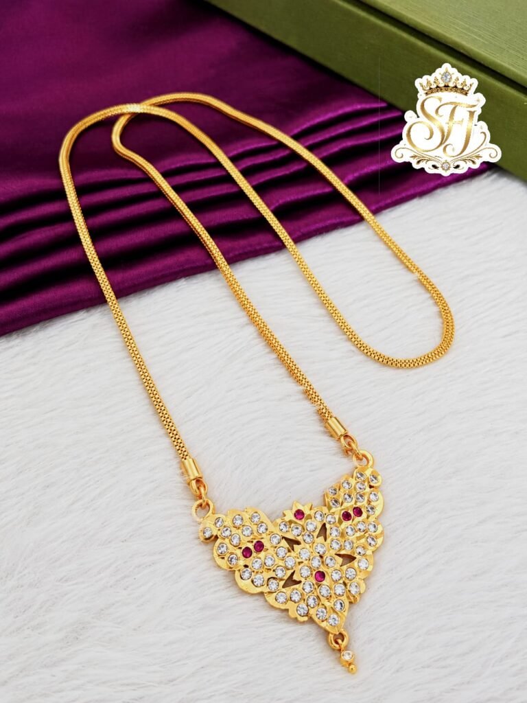 pretty pendant chain