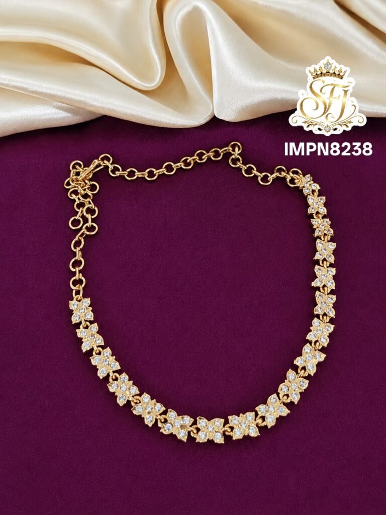 IMPONE FLORAL NECKLACE