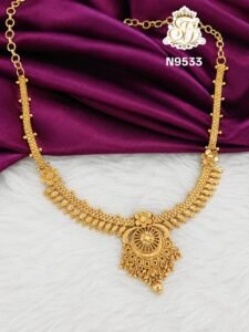 PREMIUM CROWN NECKLACE