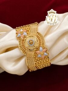 TRENDY SCREW BANGLE