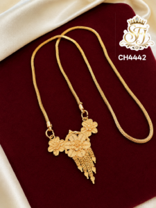 Floral Design Gold Covering Chain with Designer Pendant