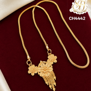 Floral Design Gold Covering Chain with Designer Pendant