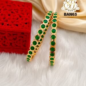 Emerald green stone bangle