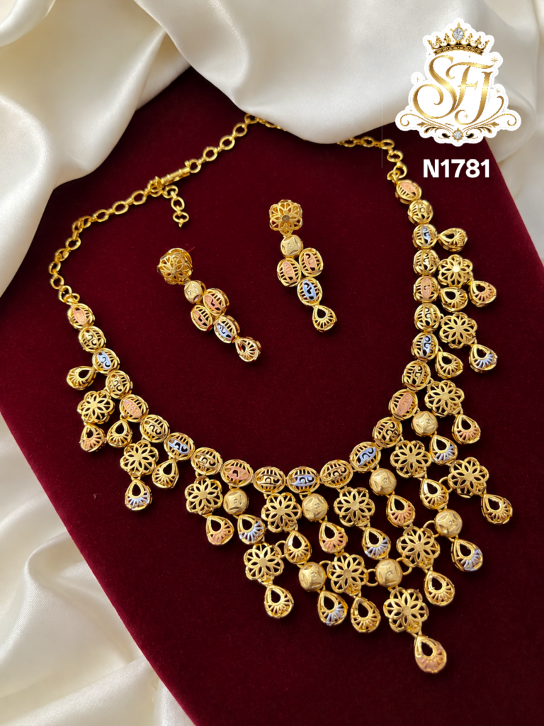 Elegant layered turkish tri color necklace