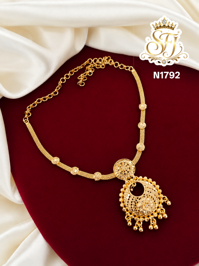 Gold copy  beautiful necklace