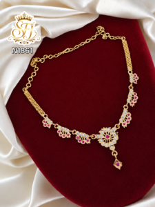 Floral stone necklace with gold look