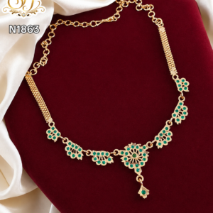 Emerald green stone necklace new