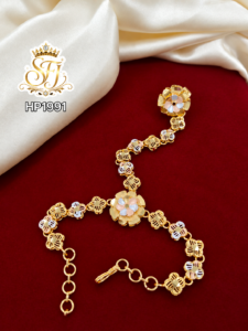 Floral Gold Covering Hathpanja