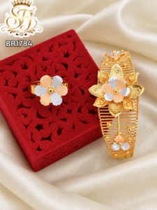 Layered Flower Gold Covering Bangle with Matching Ring – BR1784
