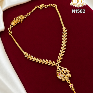 Lightweight simple and elegant necklace