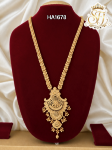 Traditional Leaf Design Gold Covering Long Haram
