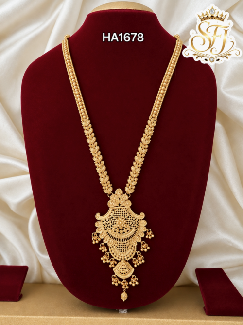 Traditional Leaf Design Gold Covering Long Haram 1