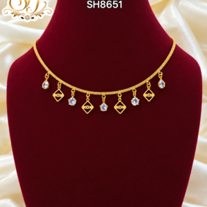 Elegant white stone short necklace