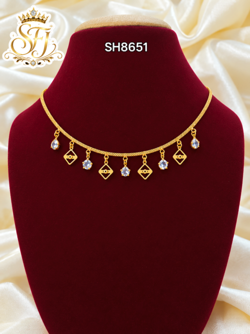 Elegant white stone short necklace 1